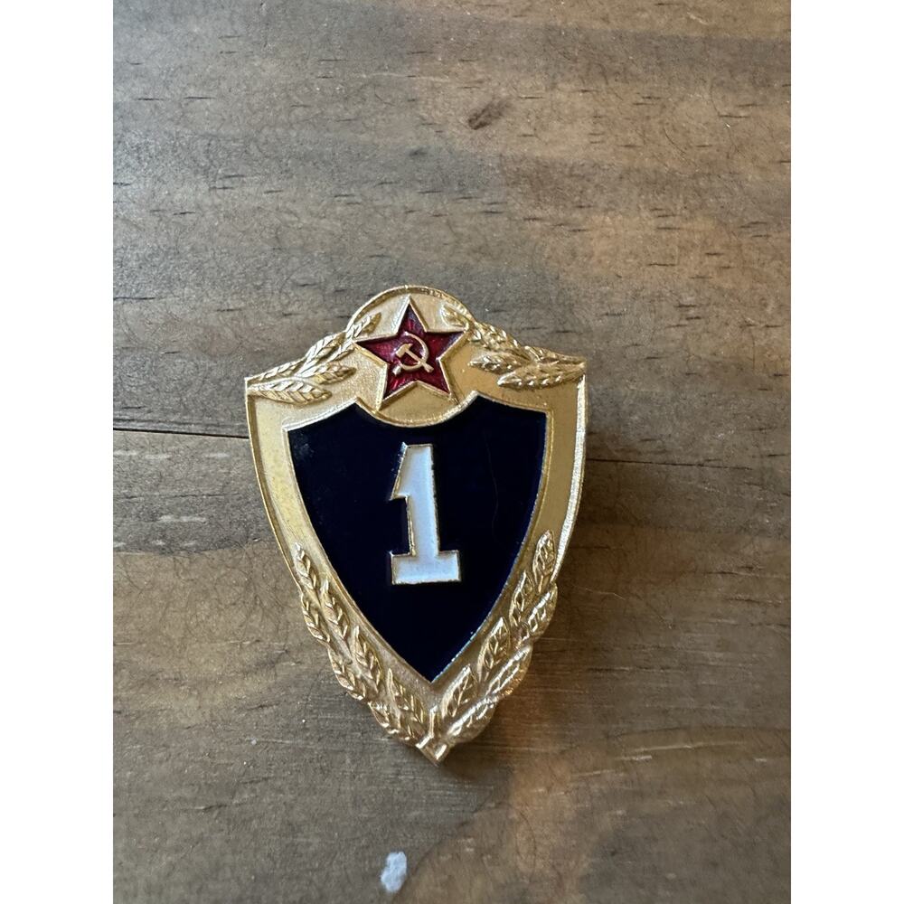Soviet qualification badge 1st Class metal enamel Pin Award